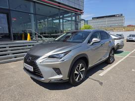Lexus NX 300h, 2.5 l., off-road / crossover