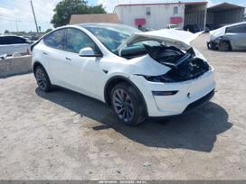 Tesla Model Y, 82 kWh, mpv / minivan