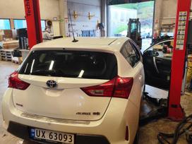 Toyota Auris dalimis. Detaliu pristatymas