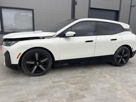 BMW iX, 112 кВт·ч, Внедорожник / Кроссовер