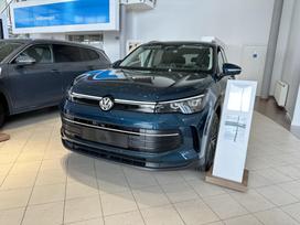 Volkswagen Tiguan, 1.5 l., Внедорожник / Кроссовер