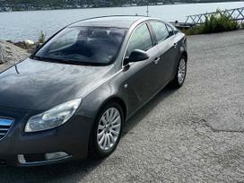 Opel Insignia, 2.0 l., saloon / sedan