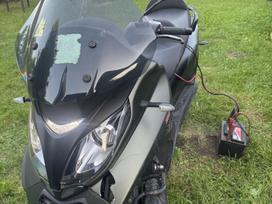 Piaggio MP3, трициклы