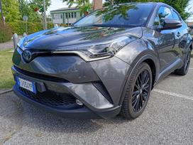 Toyota C-HR, 1.8 l., Внедорожник / Кроссовер