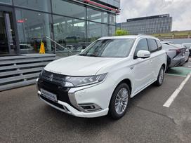 Mitsubishi Outlander, 2.4 l., off-road / crossover