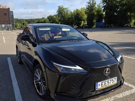 Lexus RZ 450e, 71 kWh, visurgājējs / krosovers