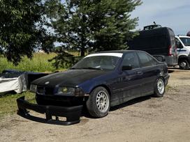 BMW 325, Седан