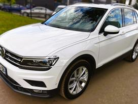 Volkswagen Tiguan, 2.0 l., Внедорожник / Кроссовер