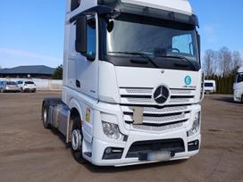 Mercedes-Benz Actros 1845, 2 спальных места
