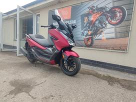 Honda Forza 125cc, scooters / mopeds
