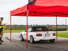 Mazda MX-5, 1.6 l., convertible