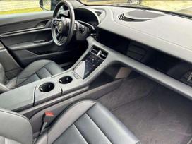 Porsche Taycan, 79 kWh, sedanas