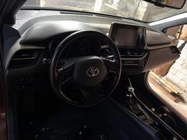 Toyota C-hr dalimis. Airbag awd salonas