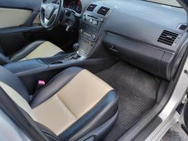 Toyota Avensis, 2.0 l., saloon / sedan
