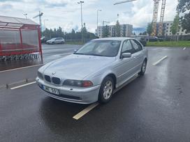 BMW 525, 2.5 l., saloon / sedan