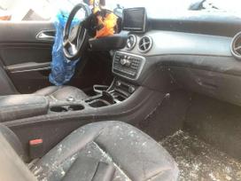 Mercedes-benz Gla250 dalimis. Greičių dėžės
