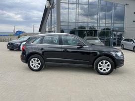 Audi Q5, 2.0 l., off-road / crossover