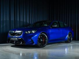 BMW M5, 4.4 l., sedanas