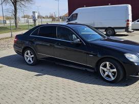 Mercedes-Benz E200, 2.1 l., saloon / sedan