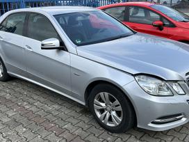 Mercedes-Benz E200, 2.2 l., Седан