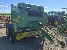 John Deere 575, presai