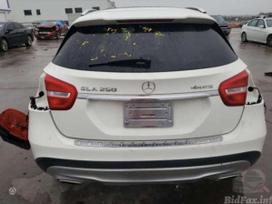 Mercedes-benz Gla250 dalimis. Greičių dėžės