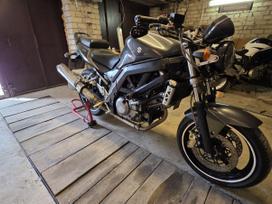 Suzuki SV 650cc, ielas motocikls