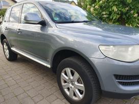 Volkswagen Touareg, 3.0 l., off-road / crossover