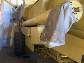 New Holland 8070, kombainai