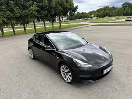 Tesla Model 3, sedanas