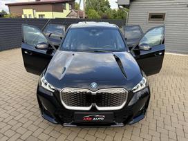 BMW iX1, 67 kWh, off-road / crossover
