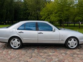 Mercedes-Benz E240, 2.4 l., Седан