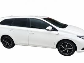 Toyota Auris по частям. Europa lhd 1 8 hybrid