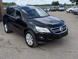 Volkswagen Tiguan, 2.0 l., Минивэн