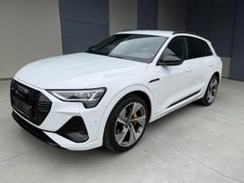 Audi e-tron, 95 kWh, off-road / crossover