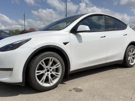 Tesla Model Y, 82 кВт·ч, Внедорожник / Кроссовер