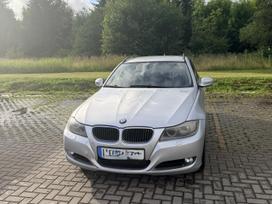 BMW 325, universalas