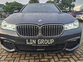 BMW 750, 4.4 l., saloon / sedan