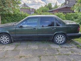 Volvo 850, Седан