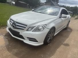 Mercedes-Benz E220, 2.1 l., Купе (coupe)