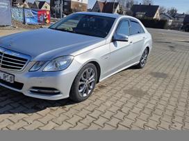 Mercedes-Benz 200, 2.1 l., sedanas