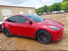 Tesla Model Y, Седан