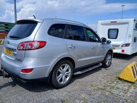 Hyundai Santa Fe, 2.2 l., off-road / crossover