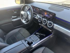 Mercedes-Benz GLB200, 2.0 l., off-road / crossover