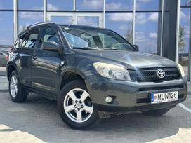 Toyota RAV4, 2.2 l., off-road / crossover
