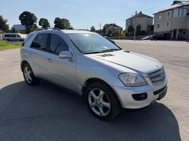 Mercedes-Benz ML320, 3.0 l., off-road / crossover