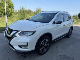 Nissan X-Trail, 1.6 l., off-road / crossover