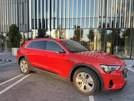 Audi e-tron, 95 kWh, off-road / crossover