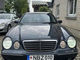 Mercedes-Benz E320, 3.2 l., Седан