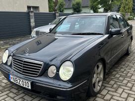 Mercedes-Benz E320, 3.2 l., sedanas